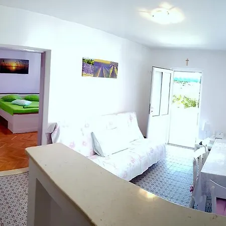 Buratovic Apartment *