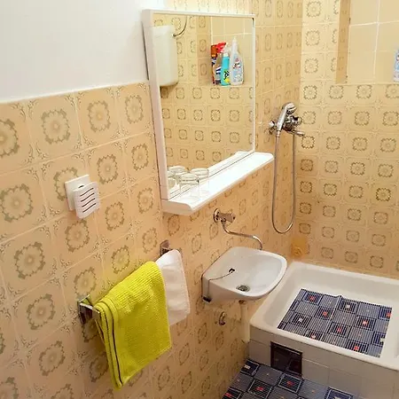 Buratovic Lägenhet *